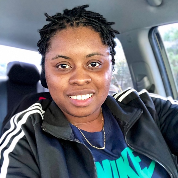 Meet your Posher, Crissy - Picture 3 of 3